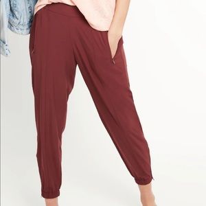 NWT Mid-Rise Stretch Jogger Pants